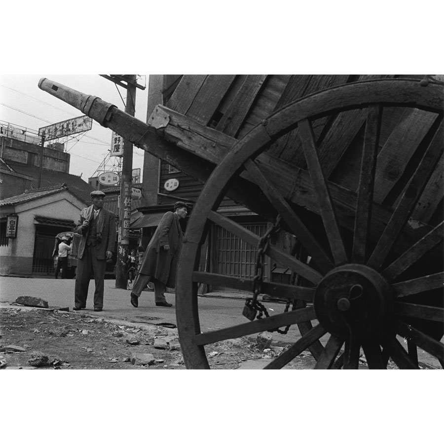 VOL-18 YW-Stakeout-006