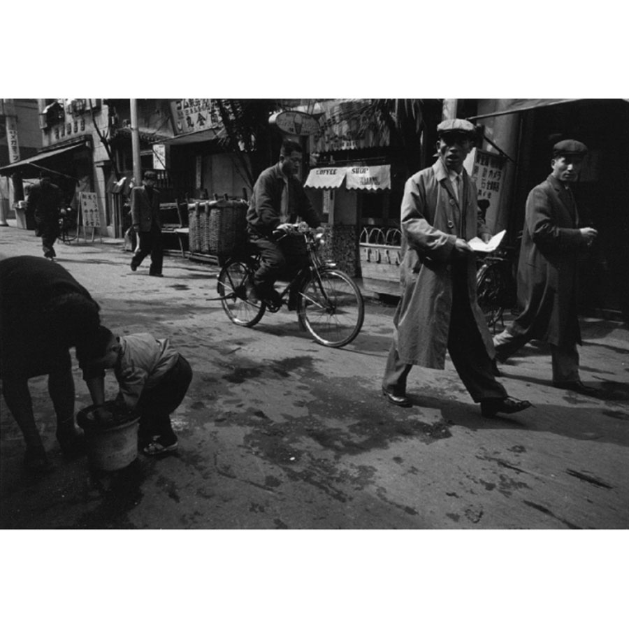 VOL-18 YW-Stakeout-033