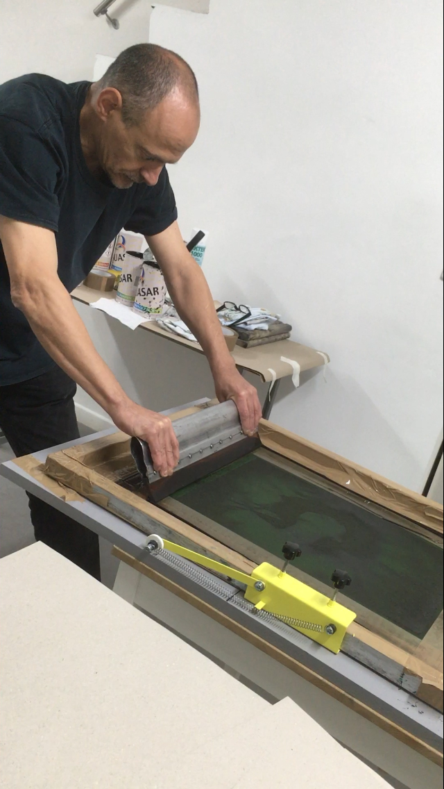 OFF REC VOL 4-PRINTSHOW-AGATA SILKSCREENS_ADG_PULLING_PRINT-010