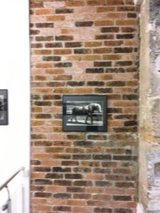 VOL-27-GALLRY WALLS-002