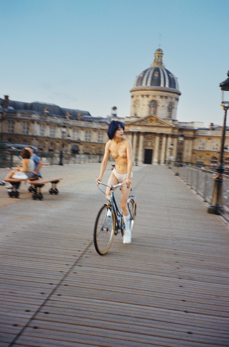 223_Amour Defendu- Mae Mei Riding on The Bridge